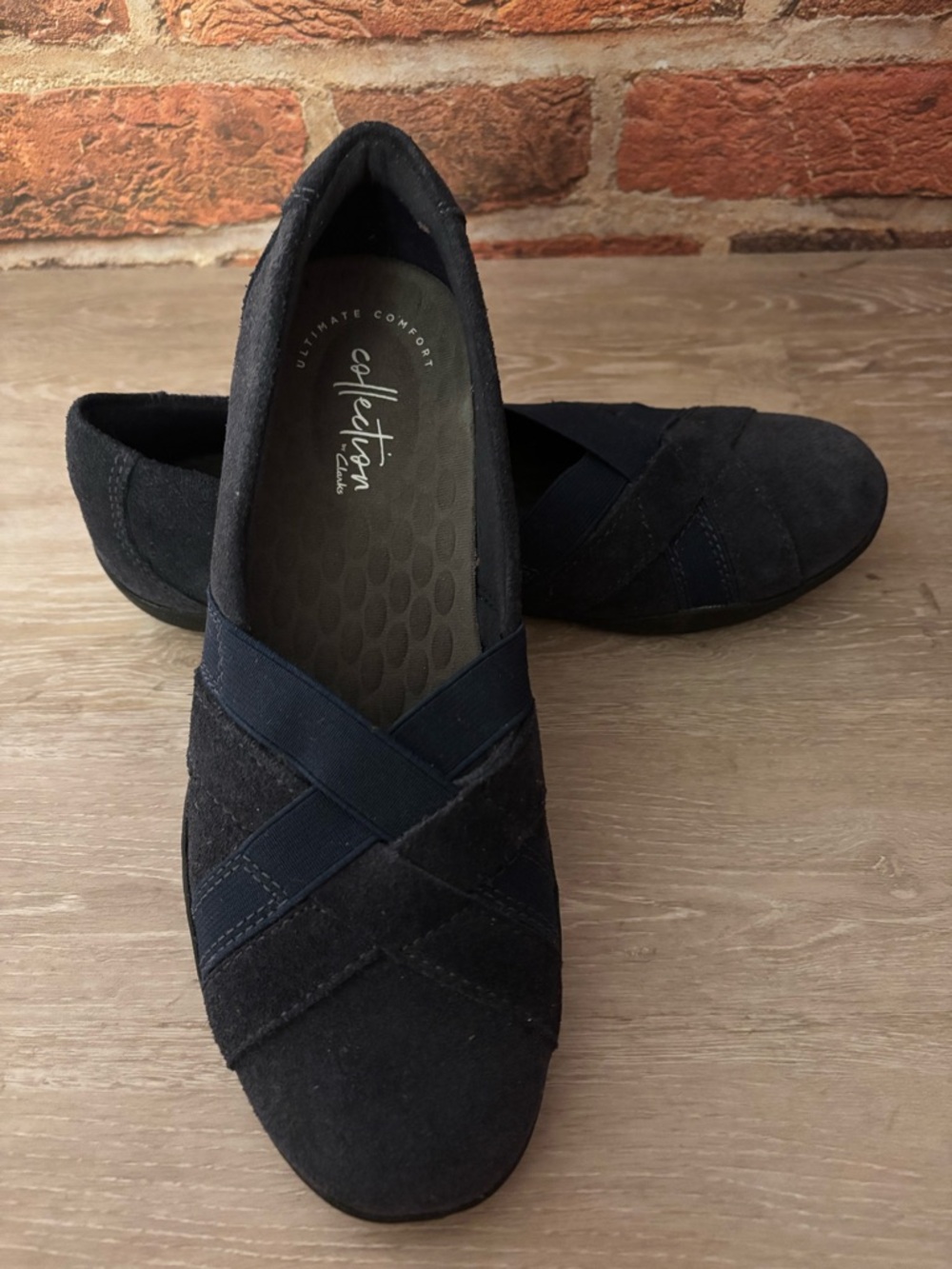 Clarks Black Cross-Strap Slip-On Flats